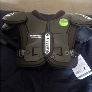 Battle Phantom Shoulder Pads